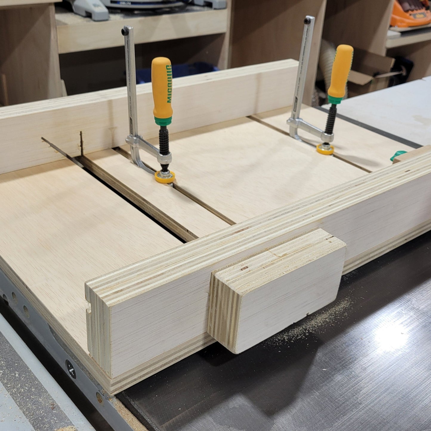 DIY Plans - Small Crosscut & Miter Sled For Table Saws